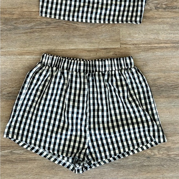 Gingham Set - Picture 2 of 5
